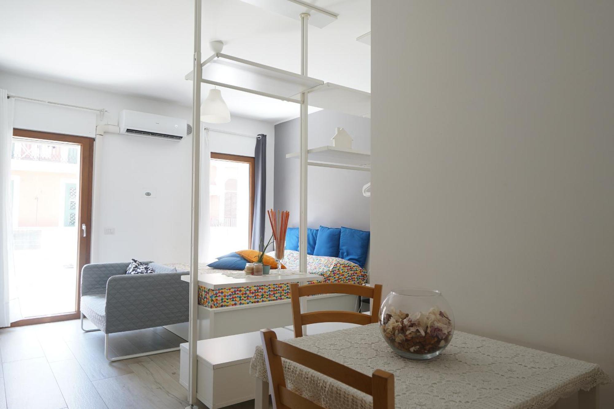 Апартаменты Central Modern Studio Бари Экстерьер фото